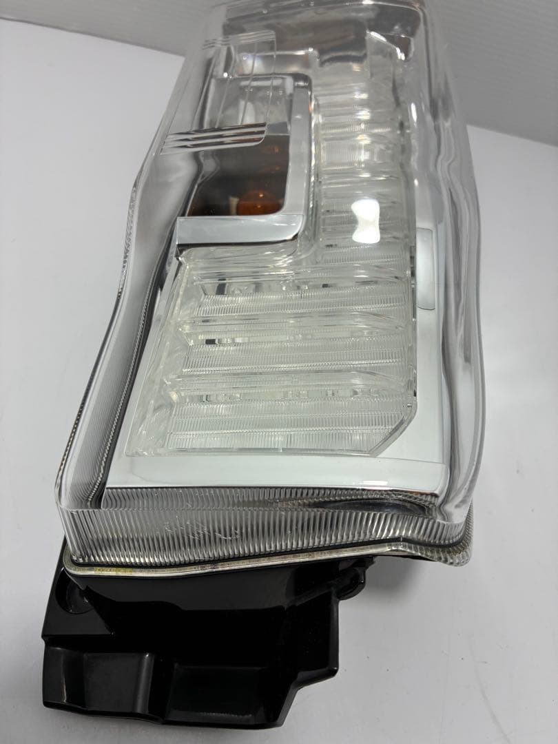 ダイハツ 純正 タント LA600S 左テールランプ 81560-B2582