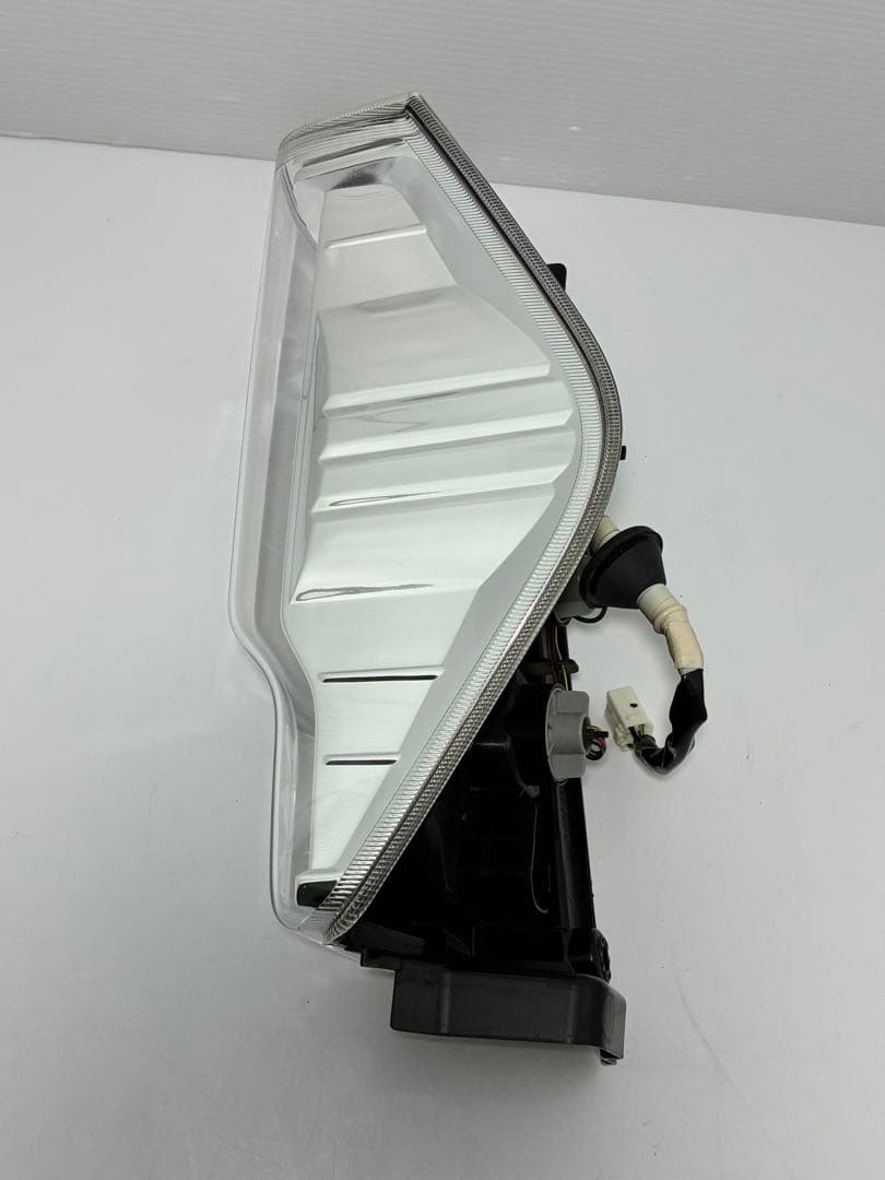 ダイハツ 純正 タント LA600S 左テールランプ 81560-B2582