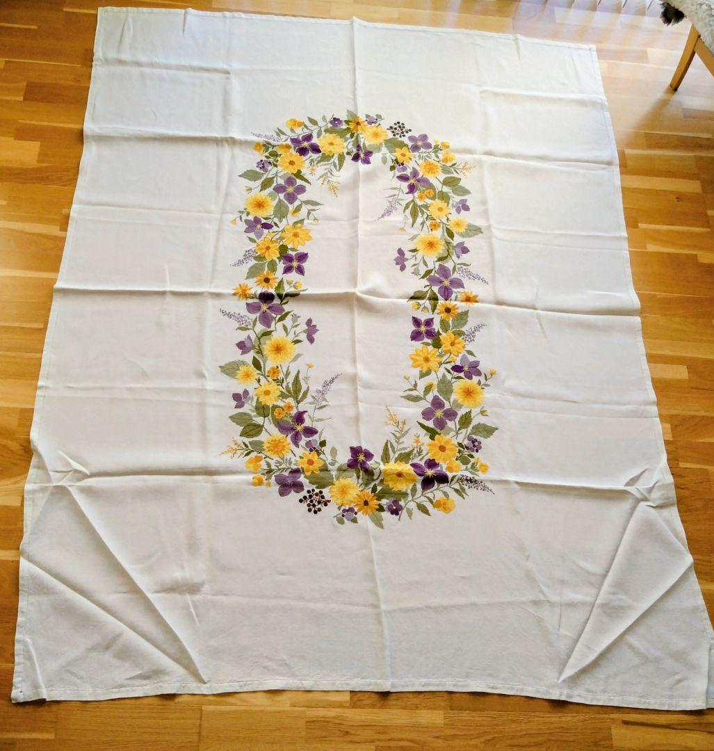 大作　テーブルクロス　リネン　EVA ROSENSTAND クロスステッチ