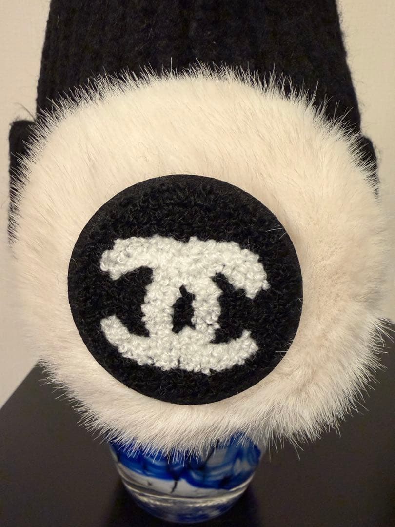 シャネルロゴニット帽 黒/白