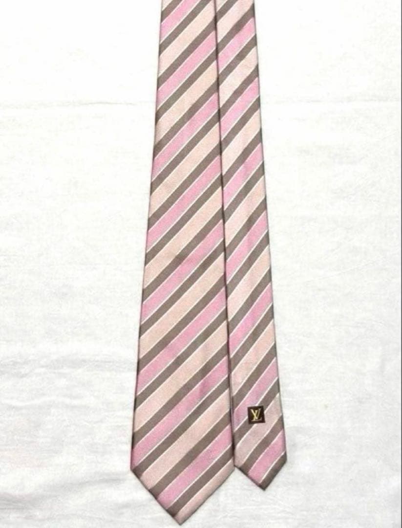 LOUIS VUITTON ルイヴィトン ネクタイ 光沢ピンク　ストライプ極美品