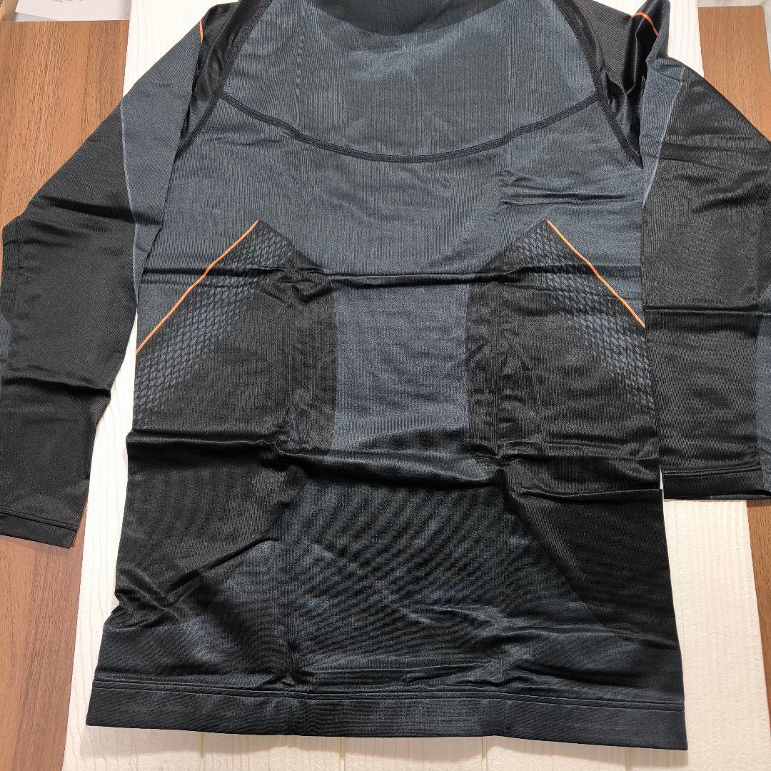 新品　SIXPAD　シックスパッド　トレーニングスーツ ロングスリーブ メンズL