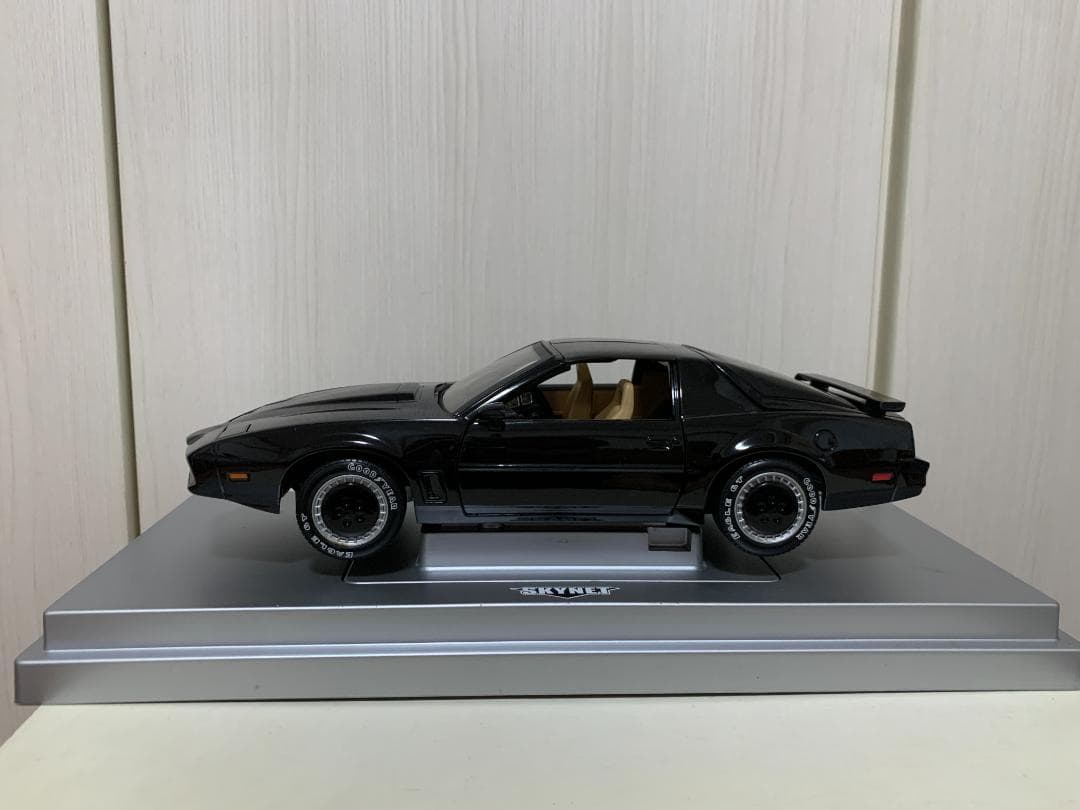 1/18 ナイトライダー K.I.T.T