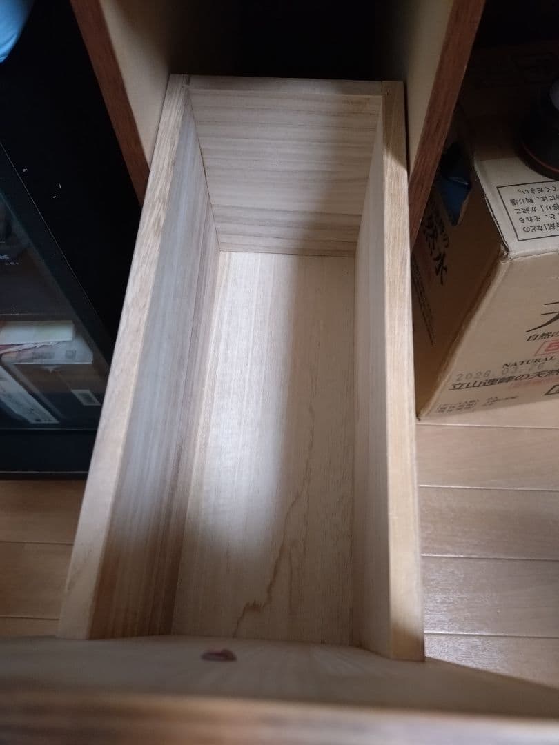 木製 三面鏡ドレッサー（収納たっぷり・鏡裏収納・コンセント付き）