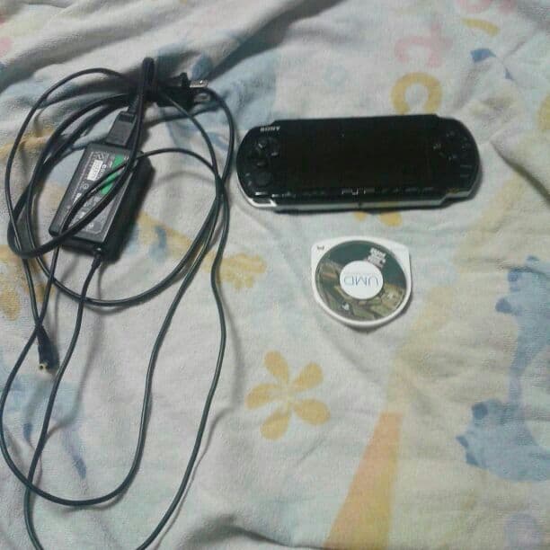 PSP本体（3000）、PSPカセット、グランドセフトオート、