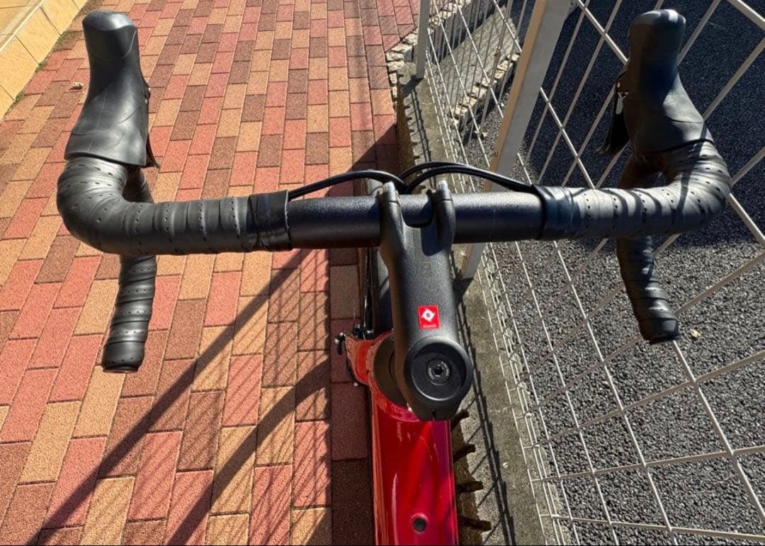 Trek アルミフレーム ロードバイク送料込み値段