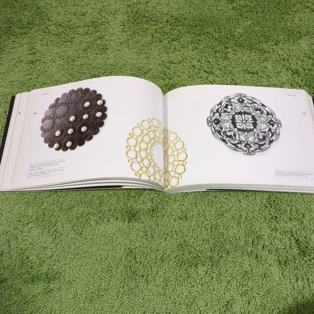 ジュエリー美術書　Adorn New Jewellery