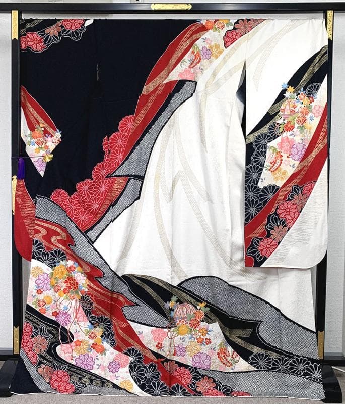 506z3〇オンディーヌ＆一蔵 高身長な方にも 振袖 古典柄 金駒刺繍〇成人式