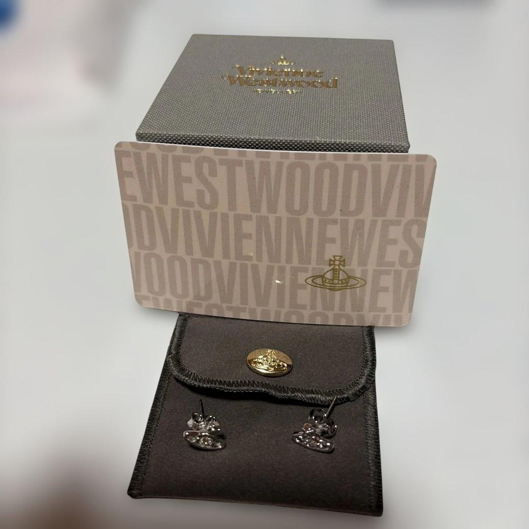 Vivienne Westwood ハート型ピアス