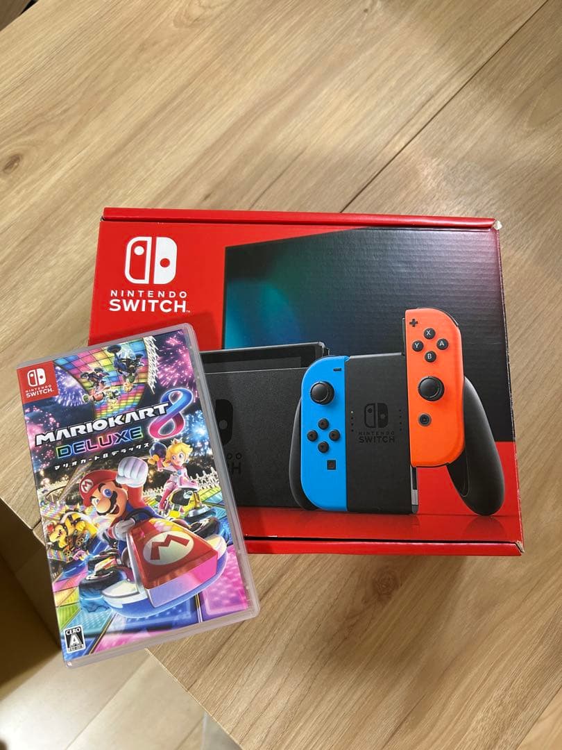 Nintendo Switch 本体 + マリオカート8 デラックス