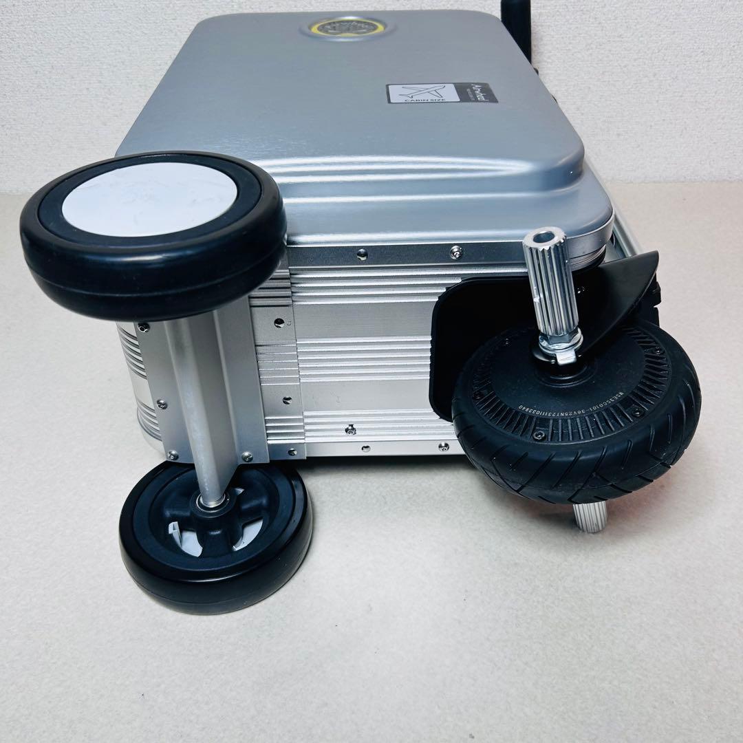【未使用】Airwheel ROBOT 電動スーツケースSE3S
