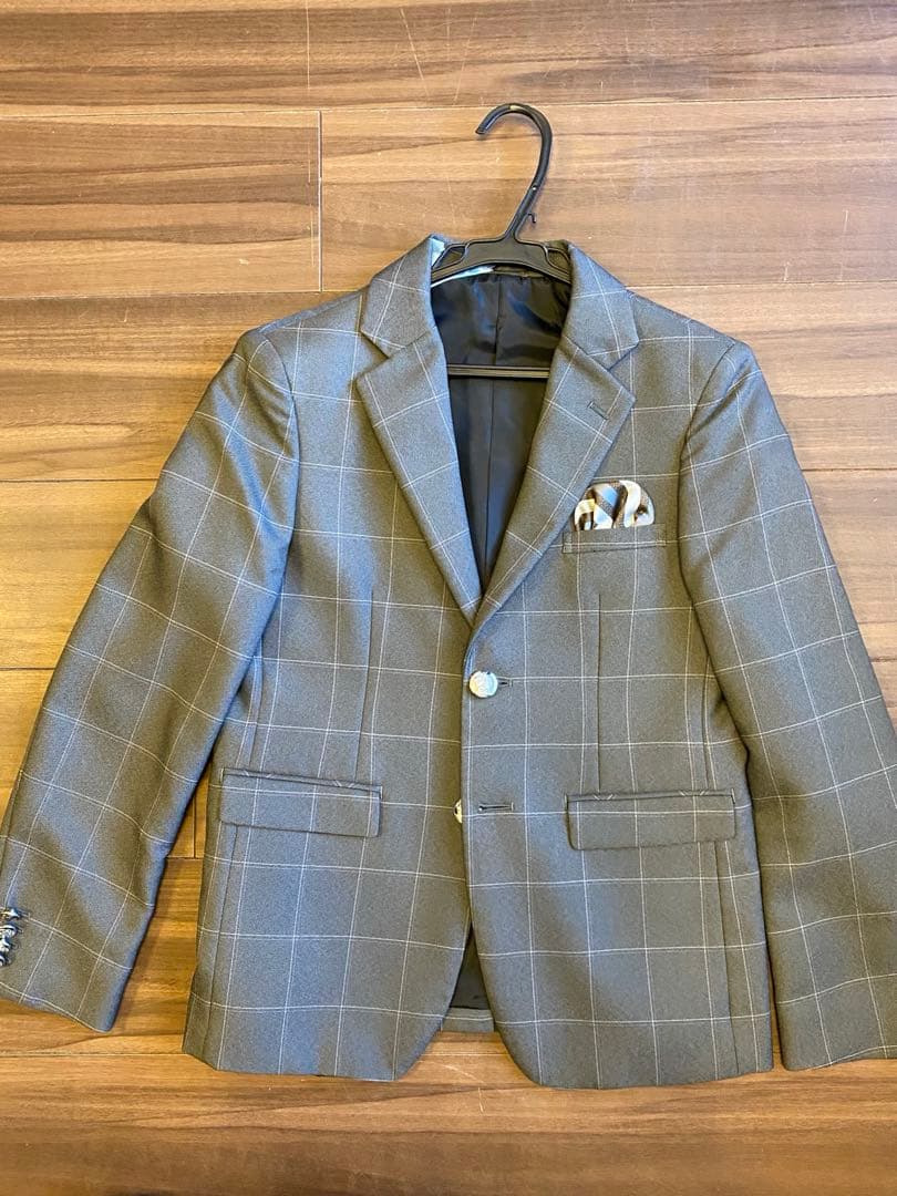 ワンダーファクトリー未使用感。150cmスーツと23.5cmくつセット　男子