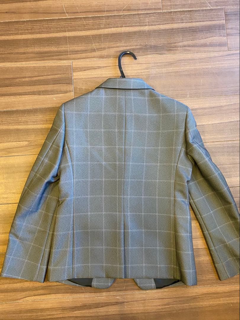 ワンダーファクトリー未使用感。150cmスーツと23.5cmくつセット　男子