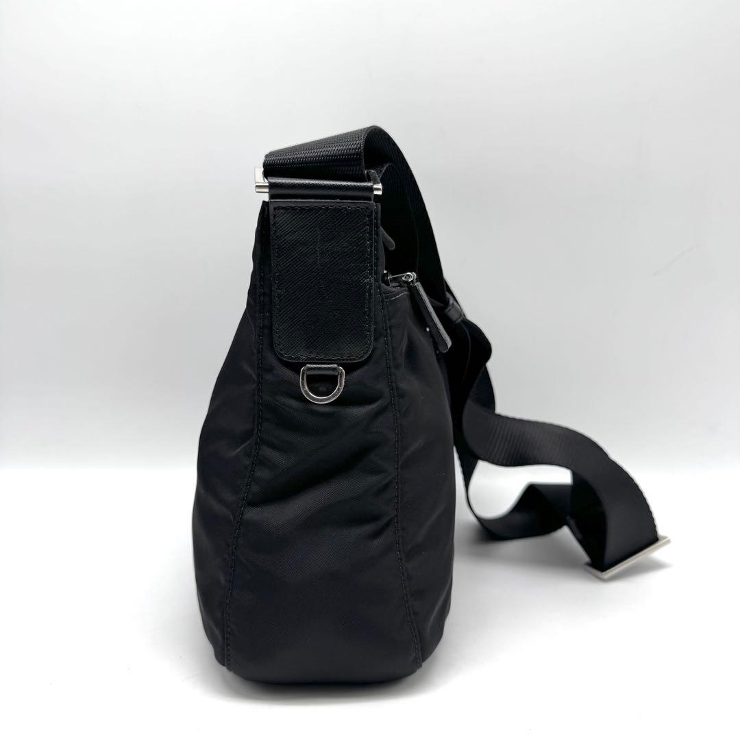 【現行型・極上美品✨】プラダ ショルダーバッグ サフィアーノレザー ナイロン 黒