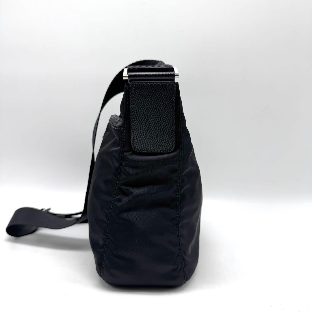 【現行型・極上美品✨】プラダ ショルダーバッグ サフィアーノレザー ナイロン 黒