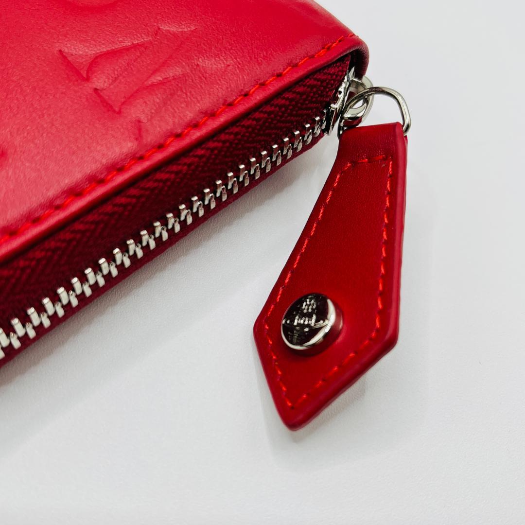 未使用 Vivienne Westwood 長財布 赤 型押し マット 人気