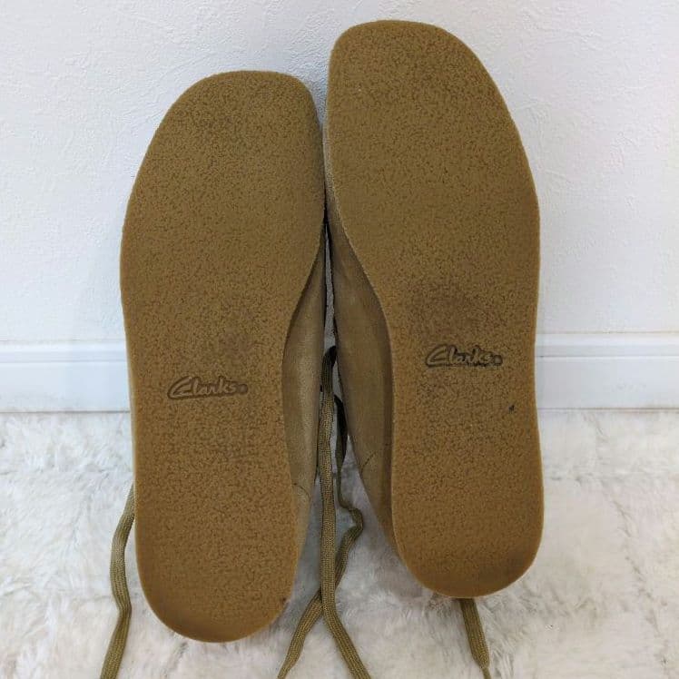 Clarks！ワラビー　25.5cm　EU40　クラークス　ベージュ　スエード