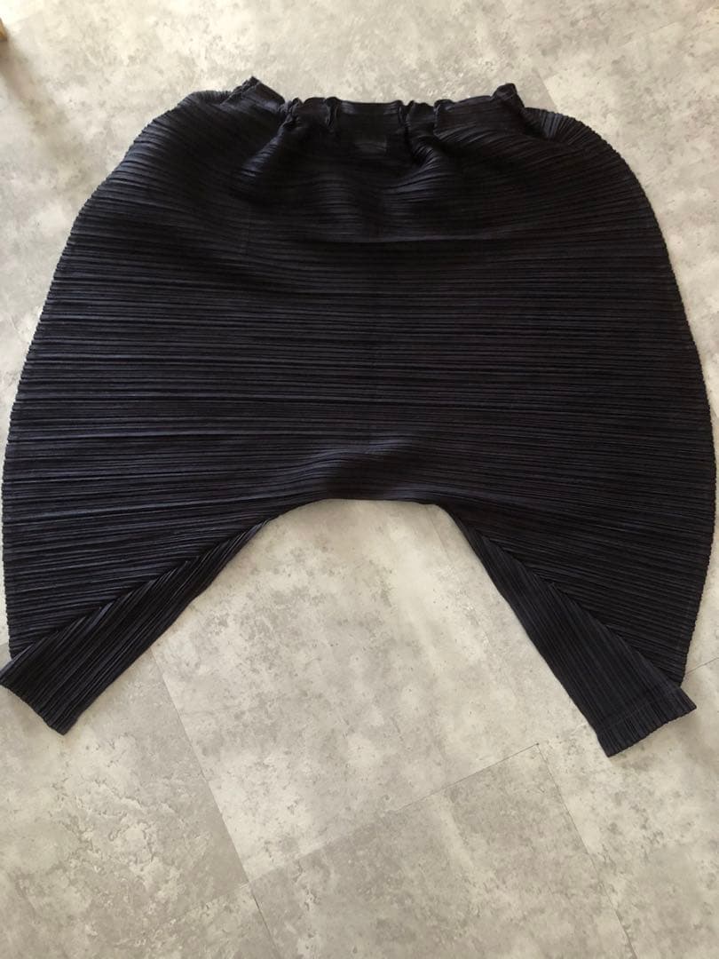 yu　プリーツプリーズ　イッセイミヤケ パンツ