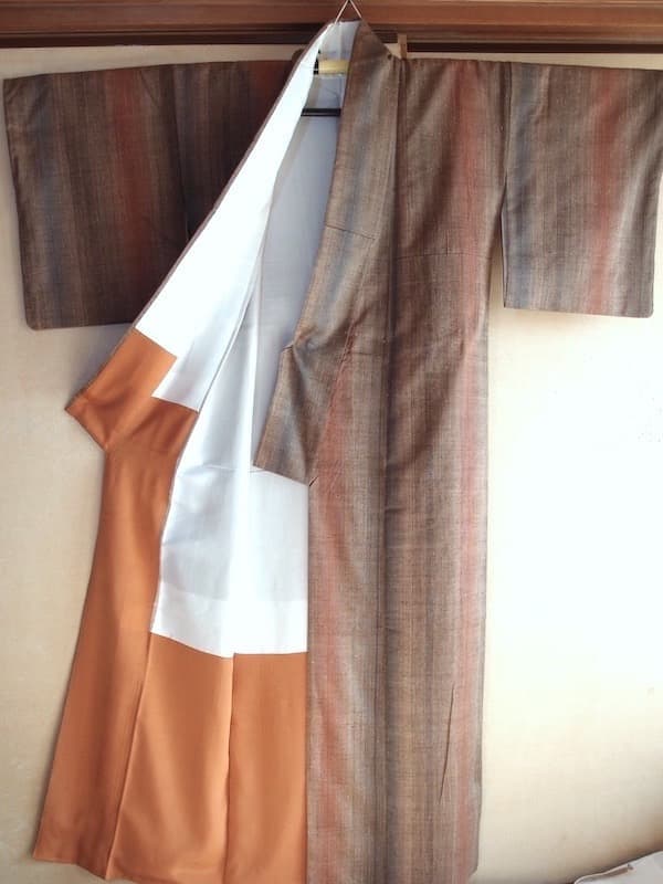 暈し織り紬着物（縦縞文）裄64,5 正絹美品