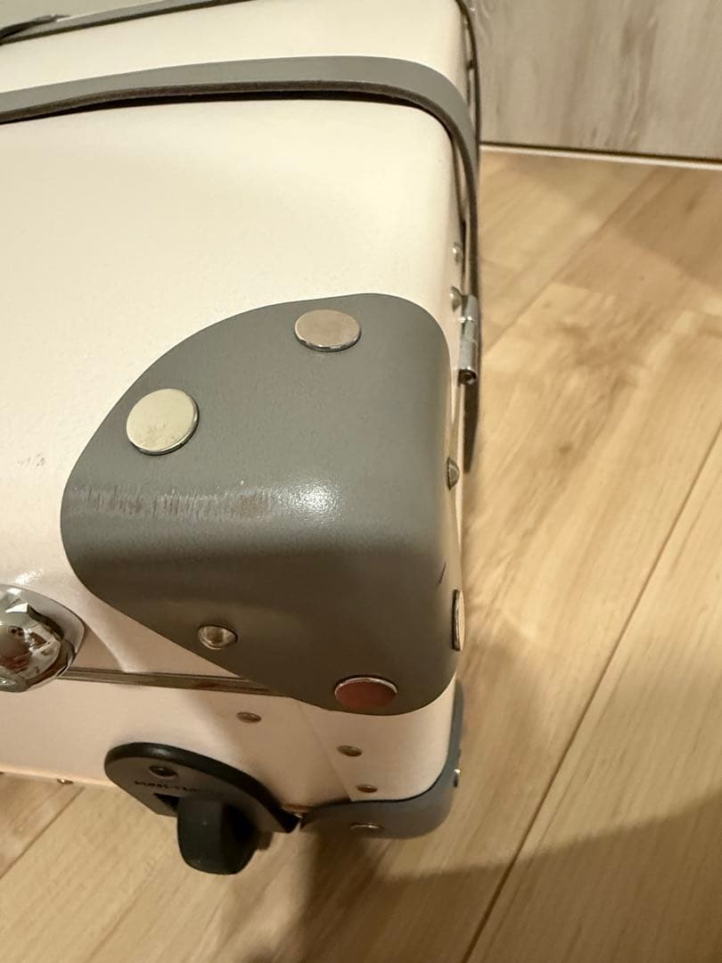 お値下げ中　限定　グローブトロッターサファリ　薄ピンク✖️グレーキャリーケース2輪