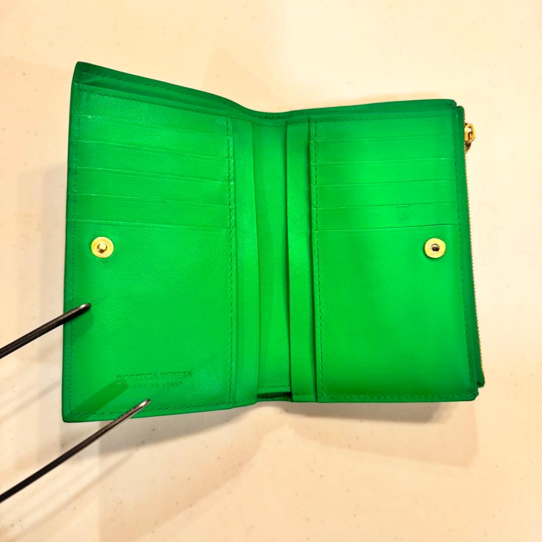 ボッテガヴェネタ 折り財布 カセット イントレチャート レザー 現行 グリーン