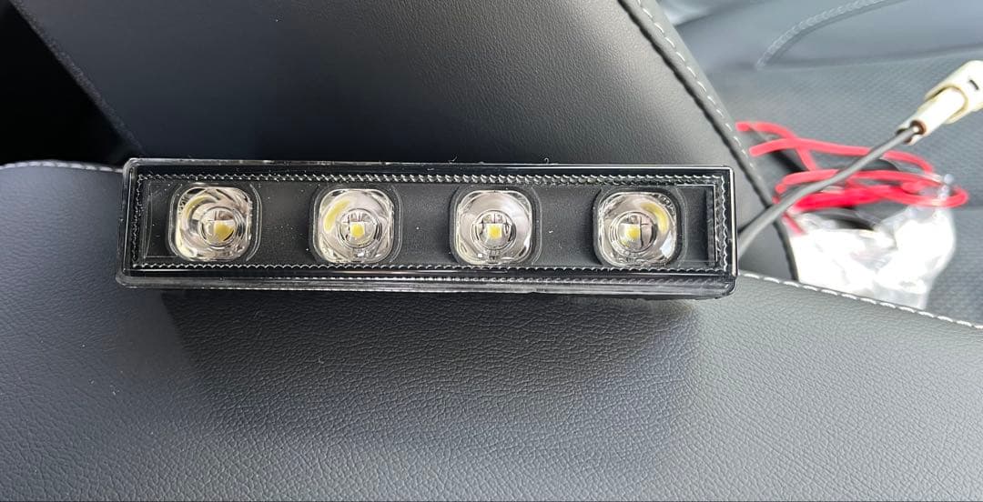 30プリウスモデリスタフロントスポイラーのLEDライト