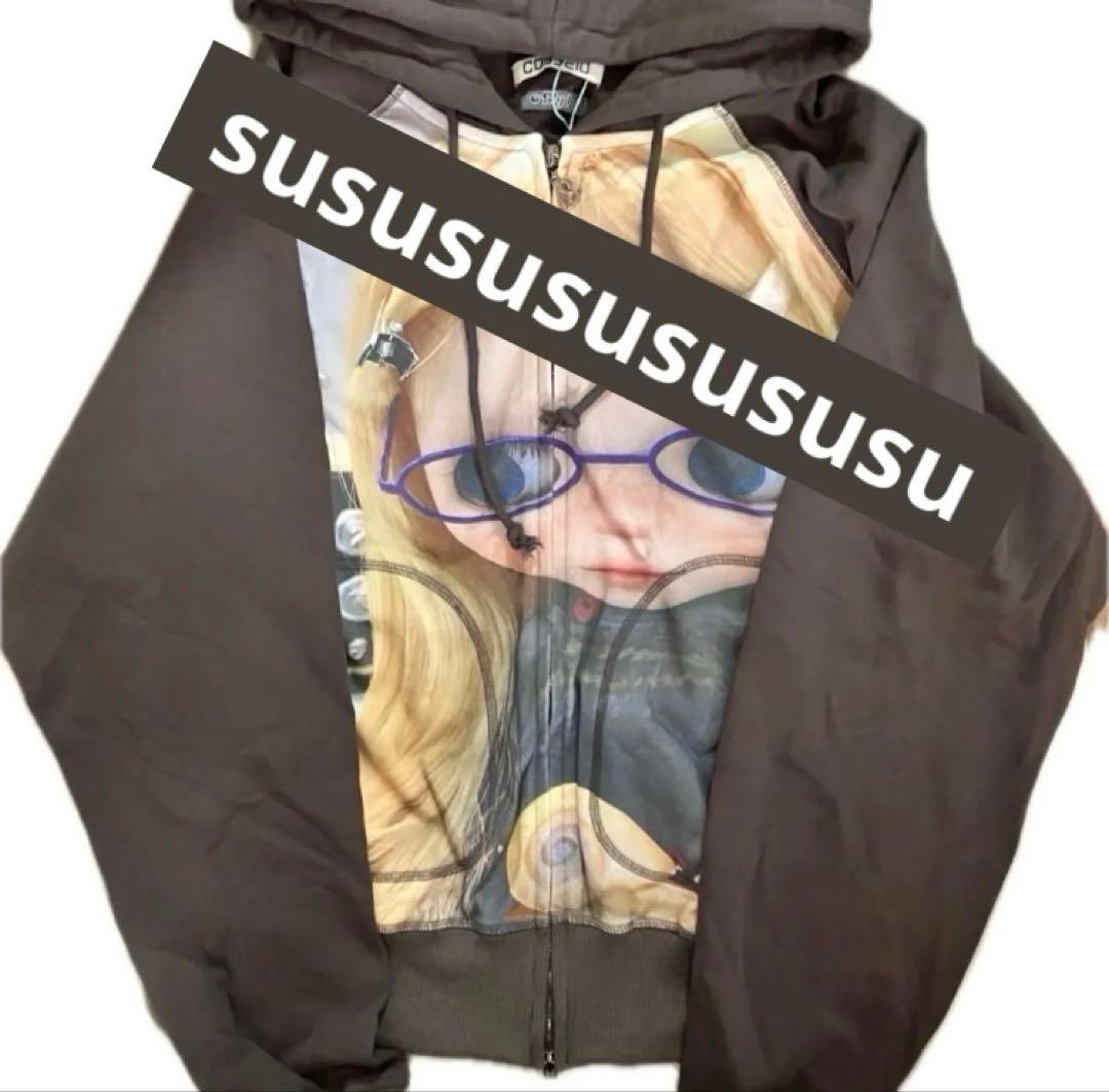 トップス COYSEIO X BLYTHE GRAPHIC ZIP-UP HOODIE