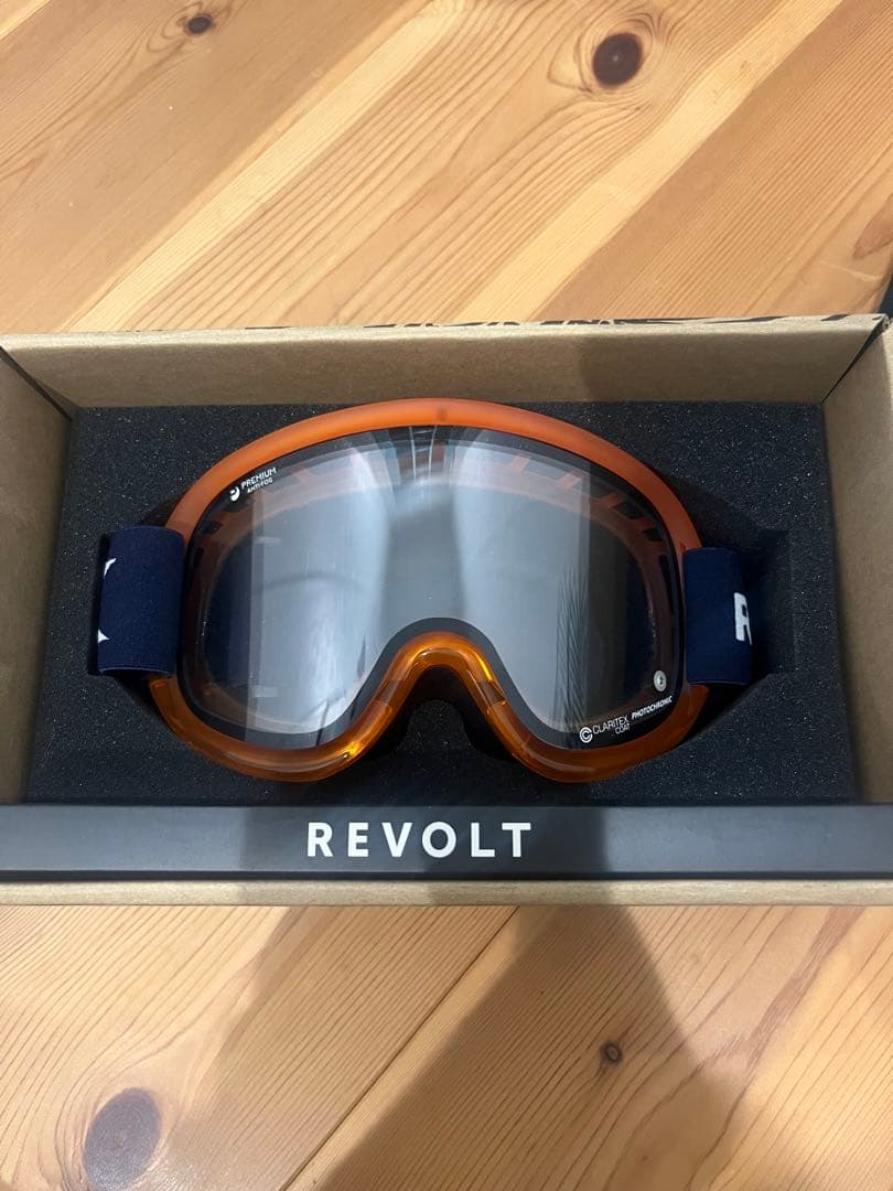 新品　REVOLT SUPER LIGHT FRAME ゴーグル　調光