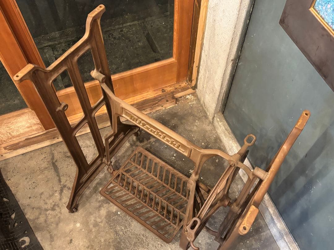 引取価格 三菱 足踏みミシン脚 アンティーク レトロ テーブル