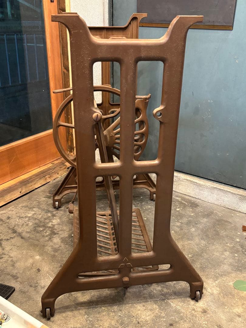 引取価格 三菱 足踏みミシン脚 アンティーク レトロ テーブル