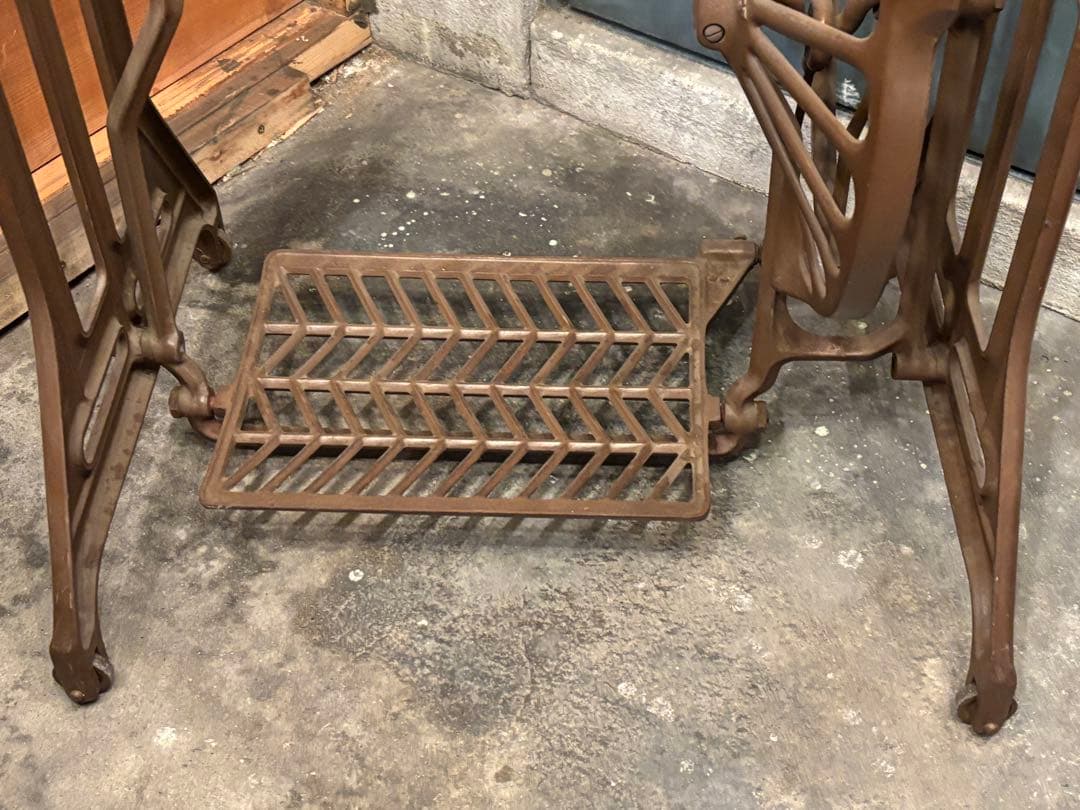 引取価格 三菱 足踏みミシン脚 アンティーク レトロ テーブル