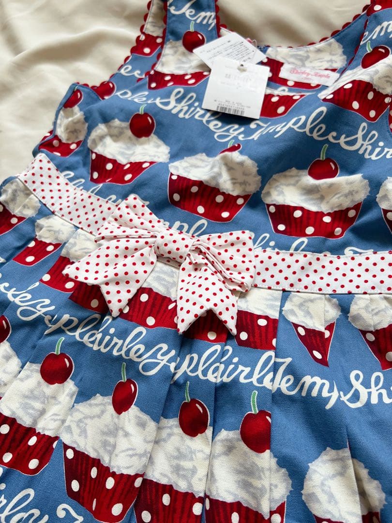 カマキリ三世 シャーリーテンプルカップケーキ柄ワンピース130cm