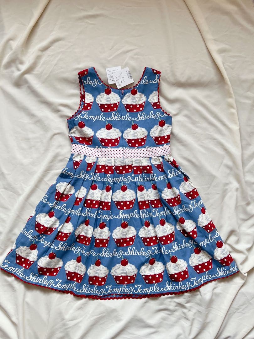 カマキリ三世 シャーリーテンプルカップケーキ柄ワンピース130cm