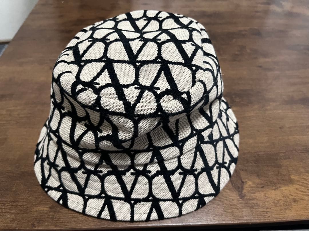 Valentino トワルイコノグラフ バケットハット(箱付き)