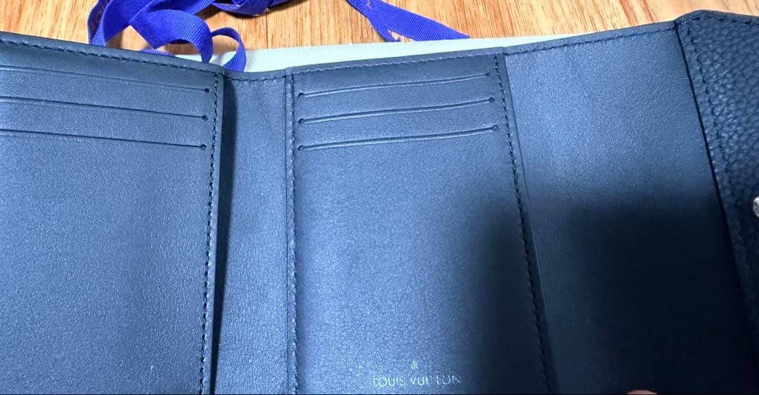 ルイヴィトン ポルトフォイユパイロット ブラック 三つ折り財布