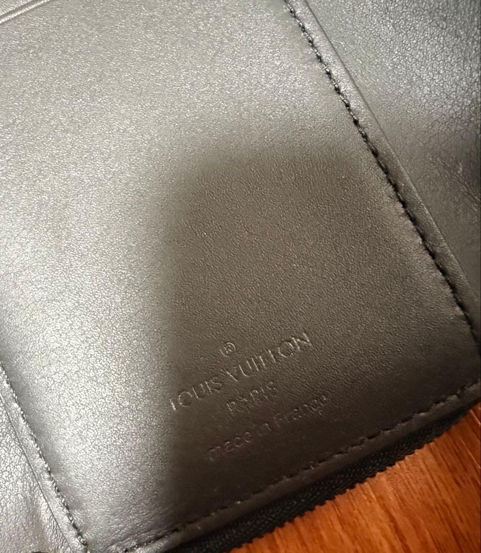 ルイヴィトン ポルトフォイユパイロット ブラック 三つ折り財布