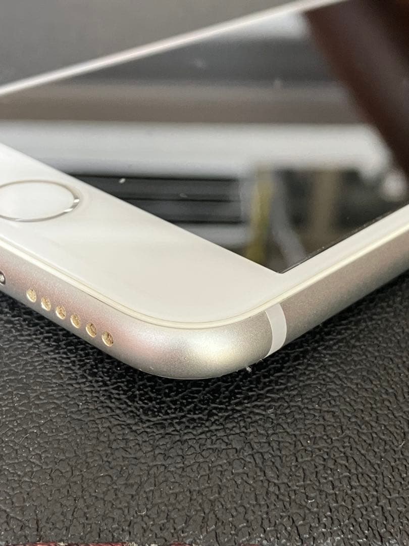 や*ま様 Apple iPhone 8 ホワイト 本体