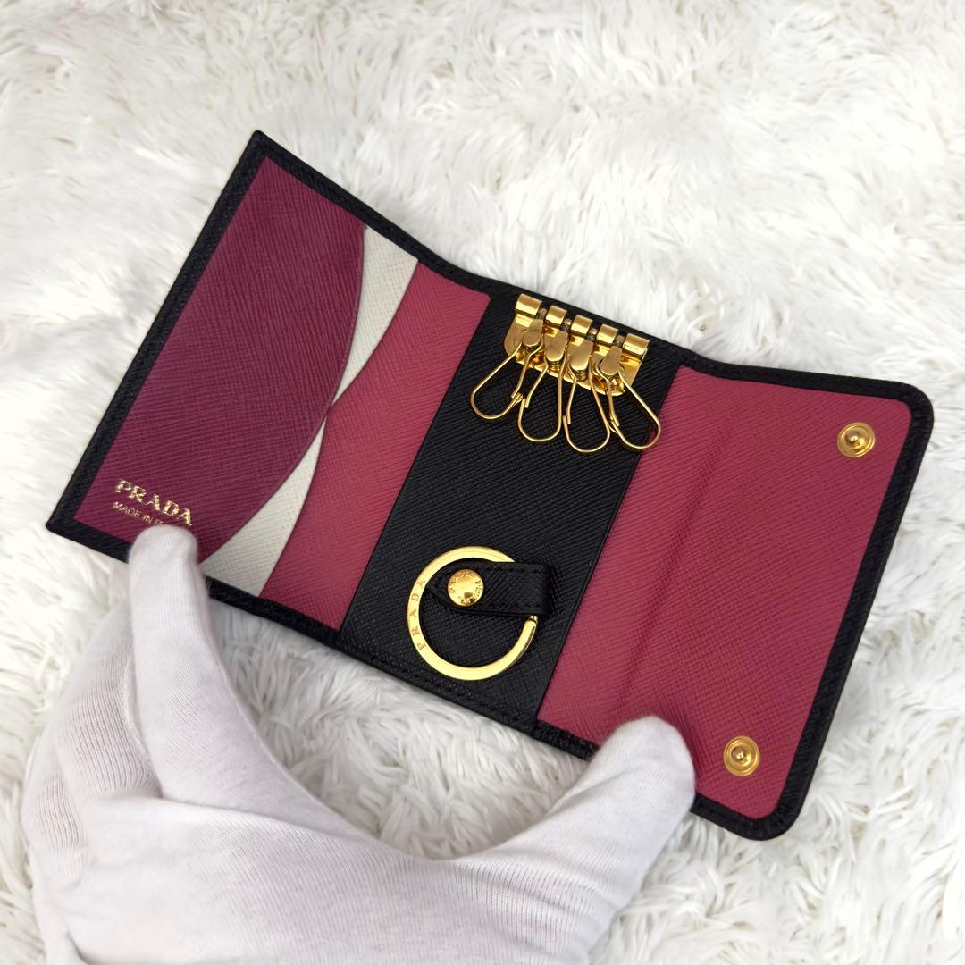 極美品⭐️現行 RFID内蔵 PRADA プラダ サフィアーノ レザー キーケース