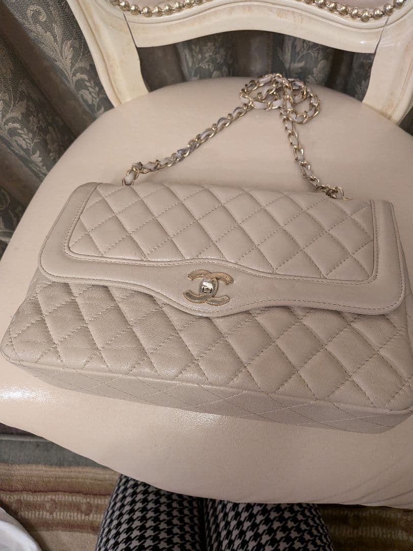 CHANEL ダブルフラップアイボリー バッグ