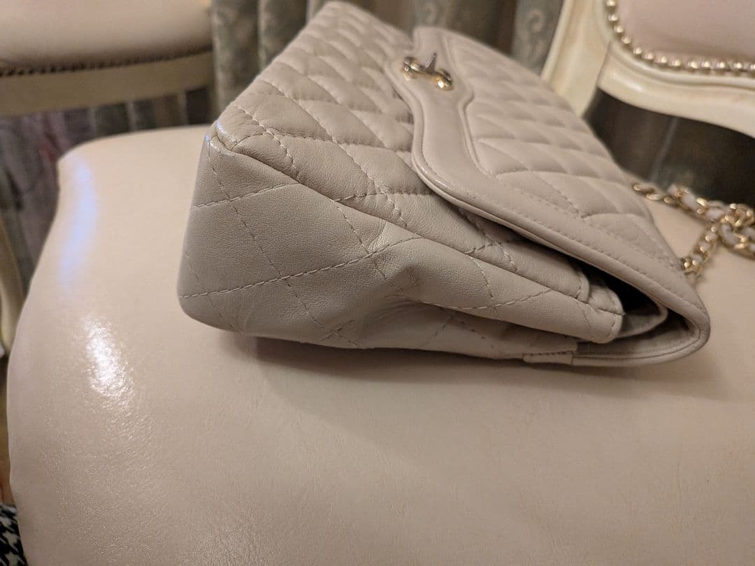 CHANEL ダブルフラップアイボリー バッグ