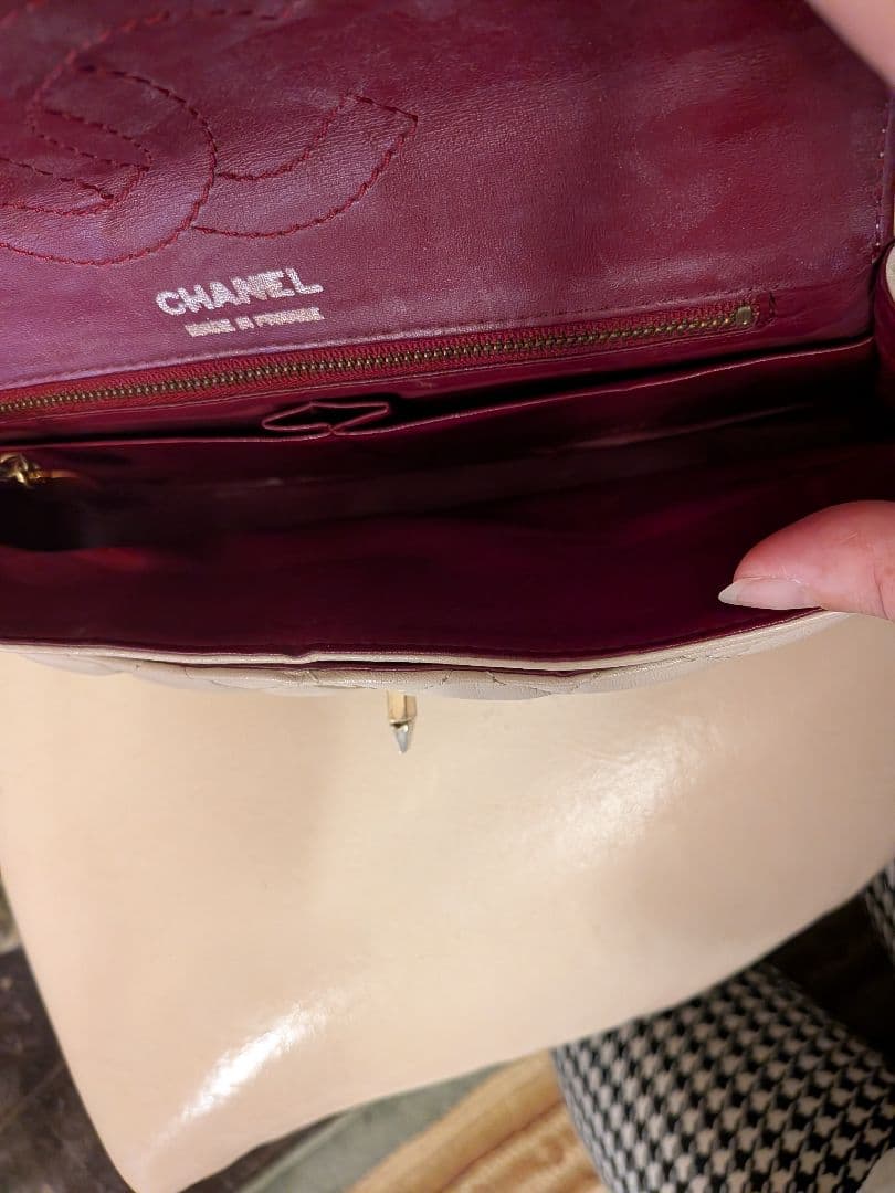 CHANEL ダブルフラップアイボリー バッグ