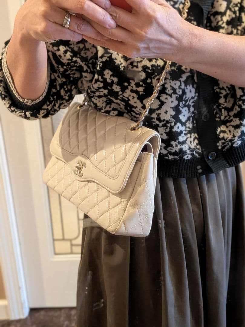 CHANEL ダブルフラップアイボリー バッグ