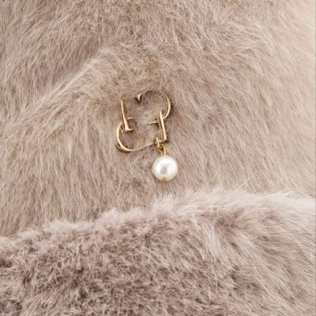 セルフォード フェイクファーロゴパール付きバケットハット MOC