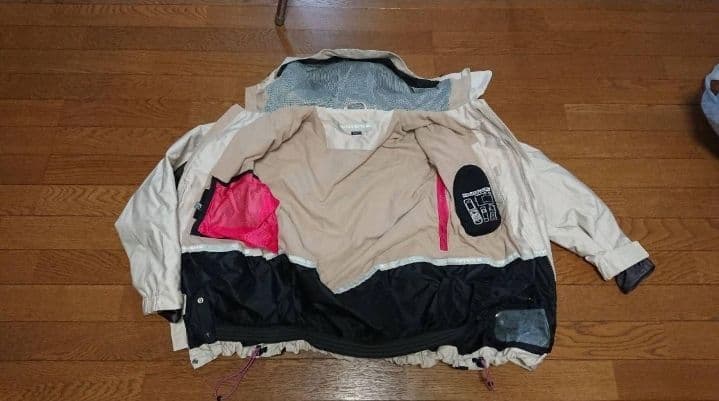 エスティボ　ESTIVOのスノーボードウェア女性Mサイズ　ゴールドウィン　スノボ