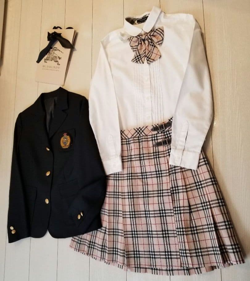 バーバリーセットアップ 未使用近 美品 ベージュ 新品ソックス付 150.160