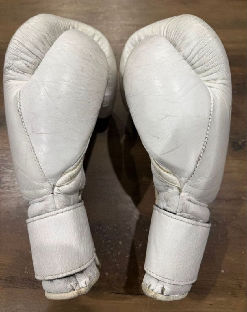 Winning ボクシンググローブ 16 oz ホワイト