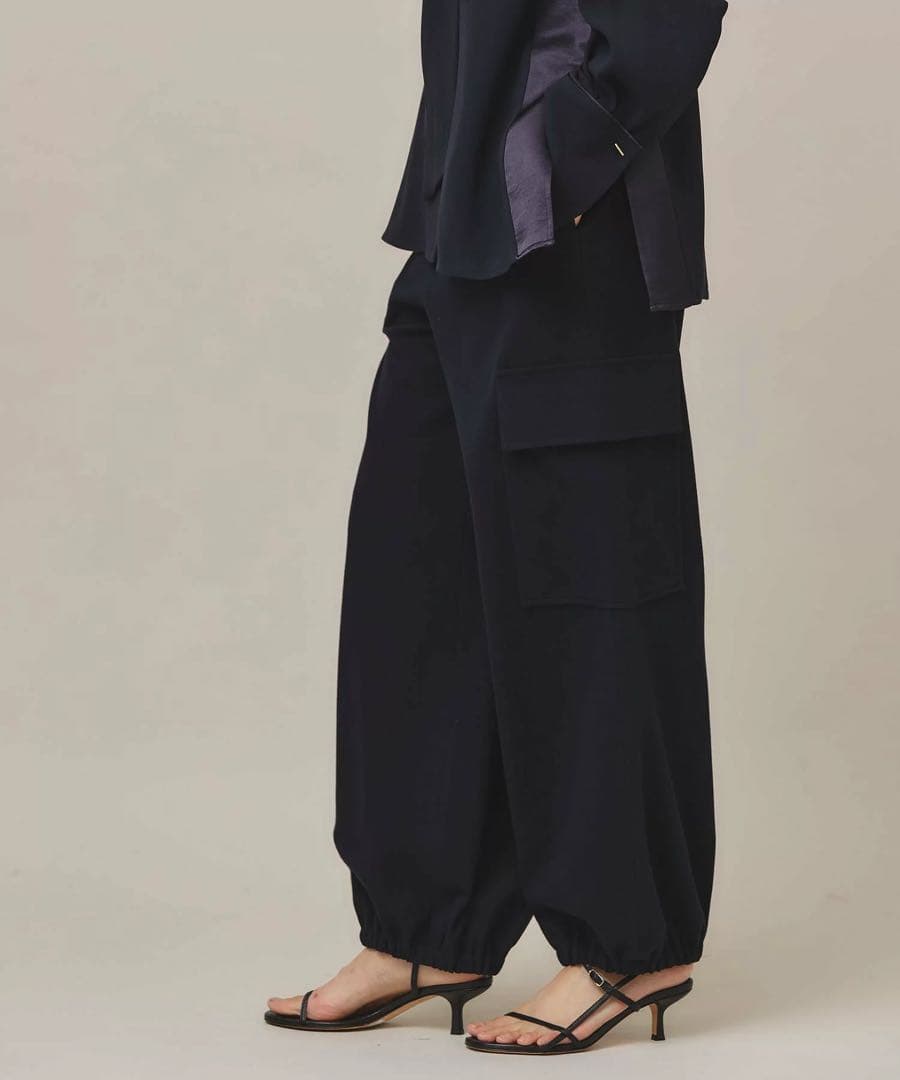 ストレッチカーゴパンツ　ネイビー