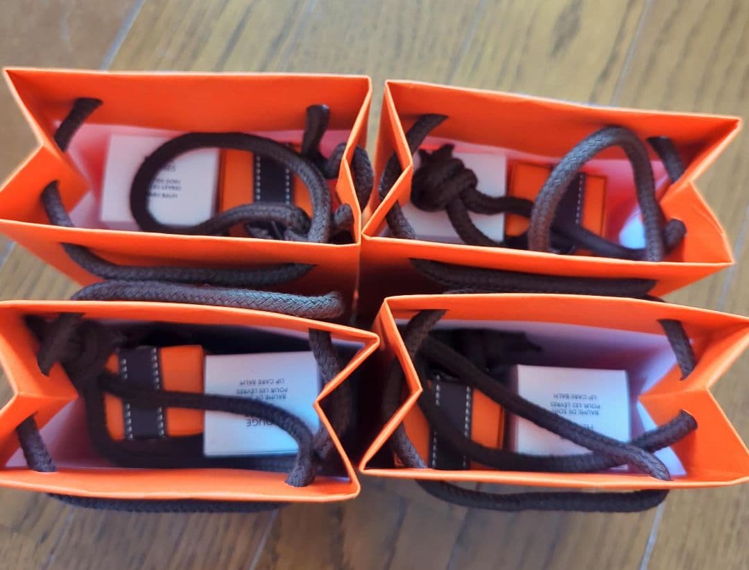 HERMES リップバーム ホワイト　新品、未使用　4個　専用