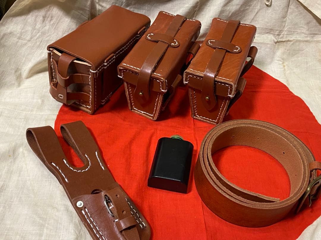 ★オイル缶付き日本陸軍弾薬盒,剣刺,帯革★海軍陸戦隊、兵士個人装備セット　複製品