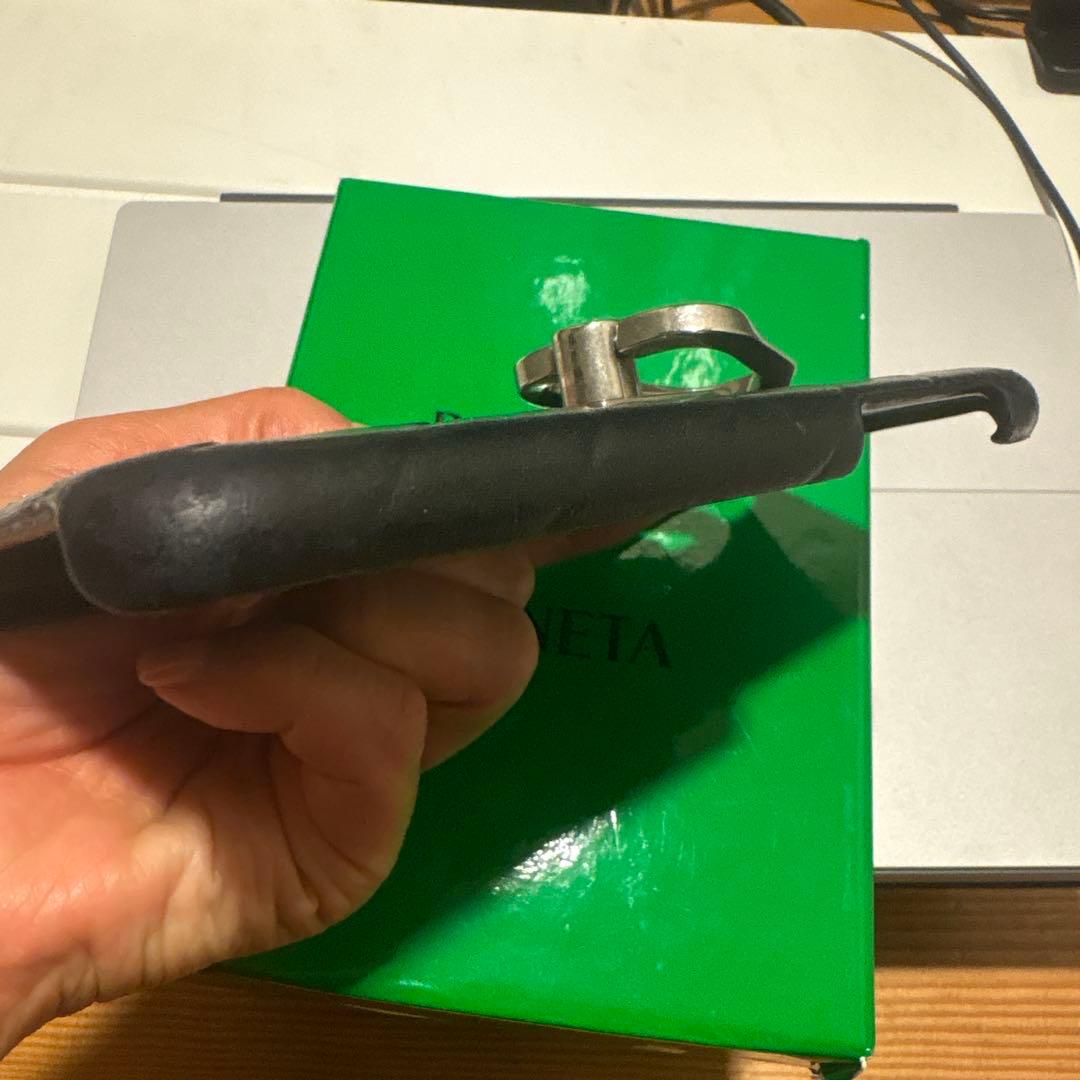 ボッテガヴェネタ リング付黒レザーiPhone11ケース
